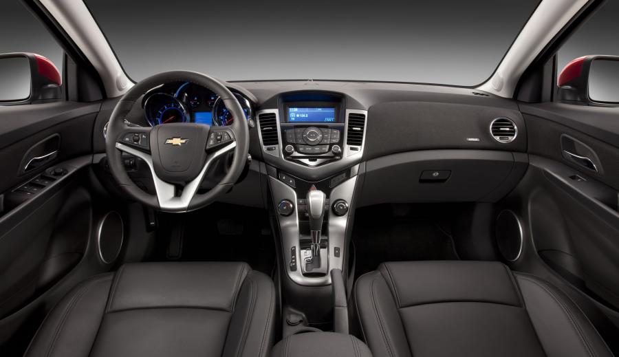  Chevrolet Cruze RS 2011 года  (фото 8 из 18)